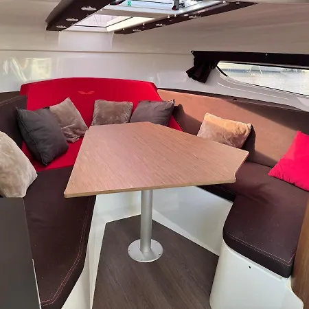 Le Rafifou Porquerolles Botel *